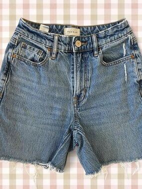 Pacsun distressed denim shorts!!